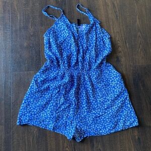 H&M women’s medium blue floral viscose adjustable elastic summer romper